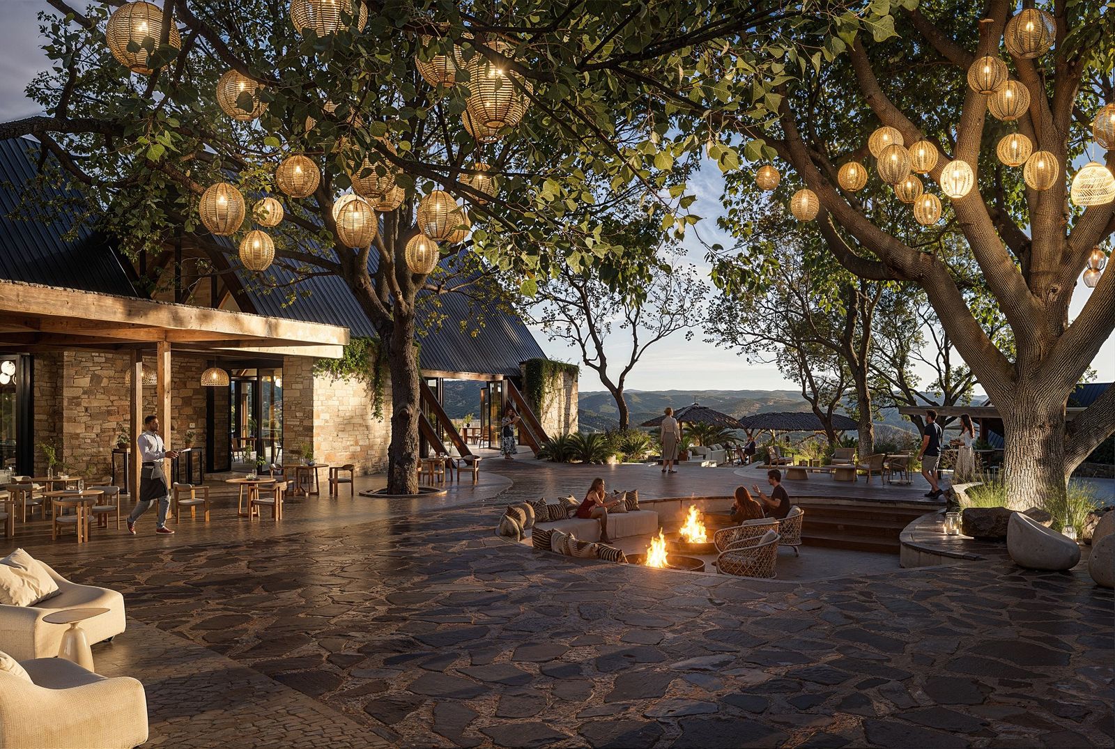 HUMANTA outdoor entertainment fire pit and dining